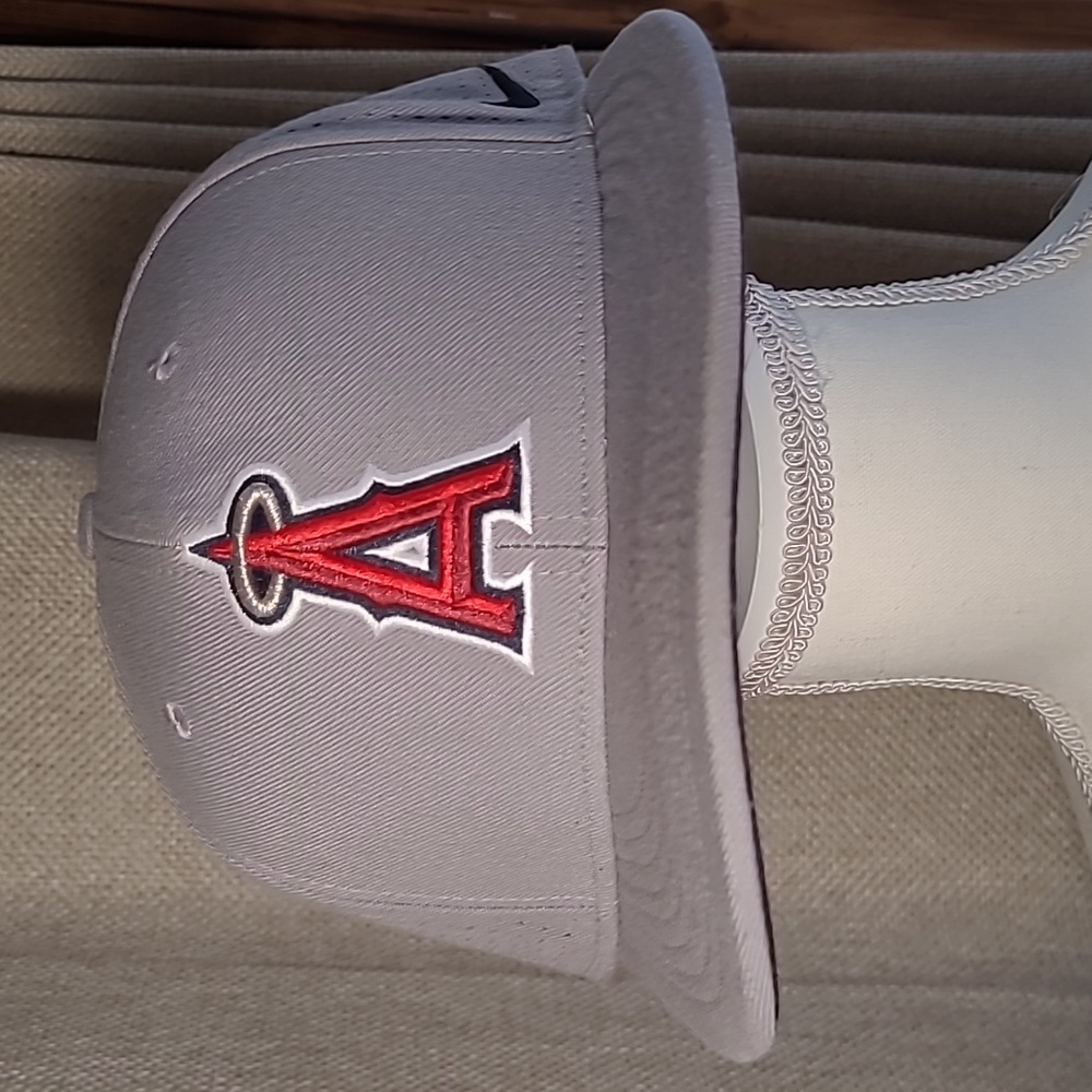 Los Angeles Angels grey baseball cap